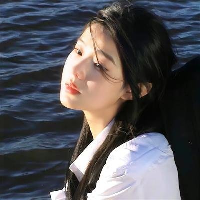 小姑娘艾萝依
